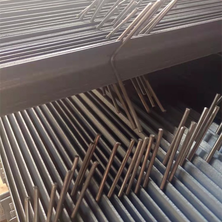 厂家供应 建筑用楼梯护角 加工定制各种型号楼梯护角铁马凳
